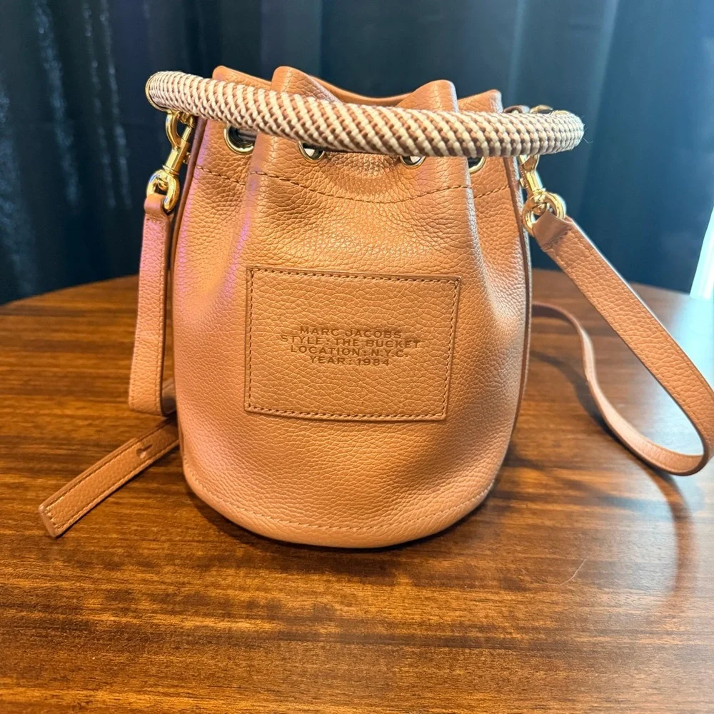 Marc Jacobs Brown Crossbody Bucket Bag - Picture 4 of 6
